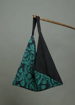 Load image into Gallery viewer, Syne Studio x Style Theory Large Tote in Black Green
