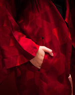 Load image into Gallery viewer, Red Geometric Michiyuki Short Kimono
